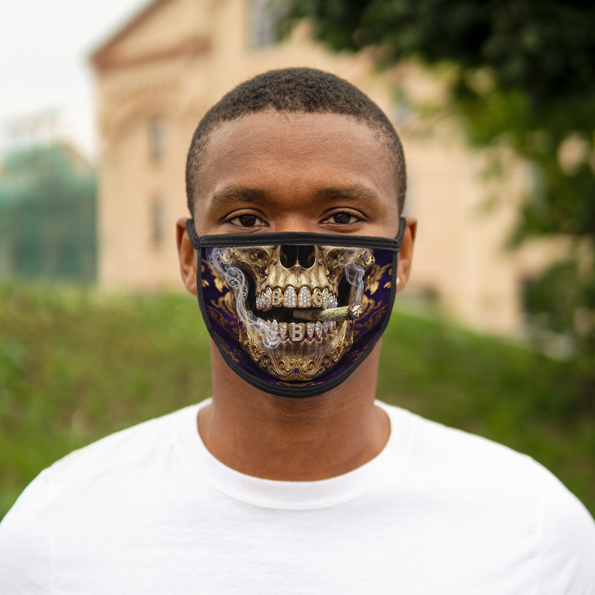 Mascarilla Calavera de Humo — Cubrebocas Gráfico Sonrisa Dorada
